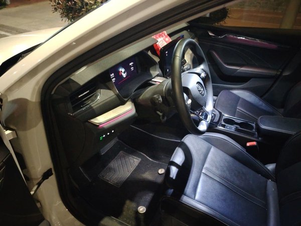 Skoda Octavia 2022, 80000 км, за 13749 USD - фото 17