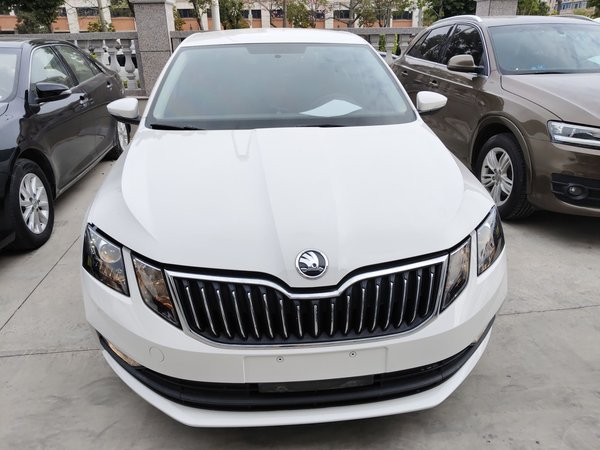 Skoda Octavia 2022 1.5L Automatic Comfort Edition, 2022 года