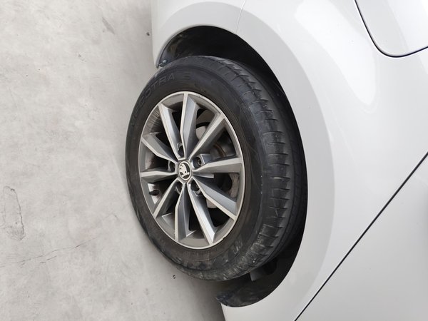 Skoda Octavia 2022, 70600 км, за 11113 USD - фото 10