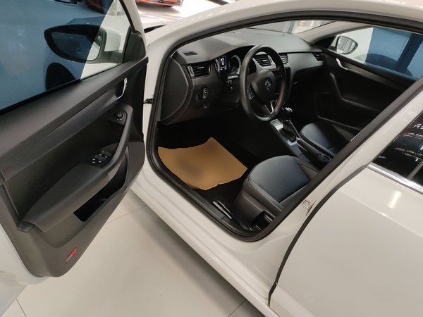 Skoda Octavia 2022, 89500 км, за 9167 USD - фото 12
