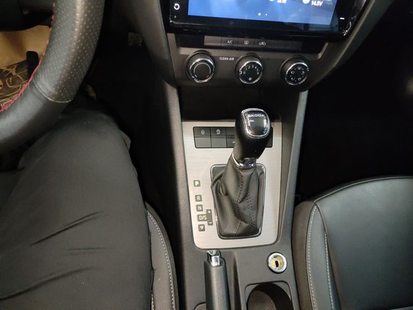 Skoda Octavia 2022, 89500 км, за 9167 USD