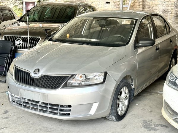 Skoda Rapid 2013 1.6L Automatic Enjoyment Model