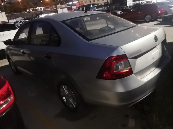 Skoda Rapid 2013, 98400 км, за 3638 USD