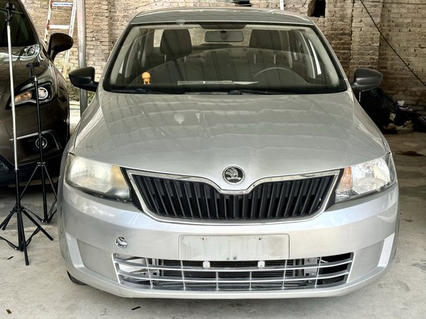Skoda Rapid 2013 1.6L Automatic Enjoyment Model, 2013 года