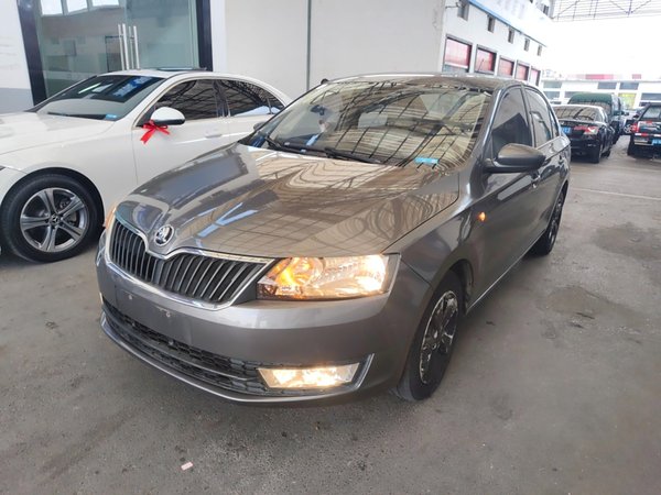 Skoda Rapid 2015 1.6L Automatic Smart Selection Model