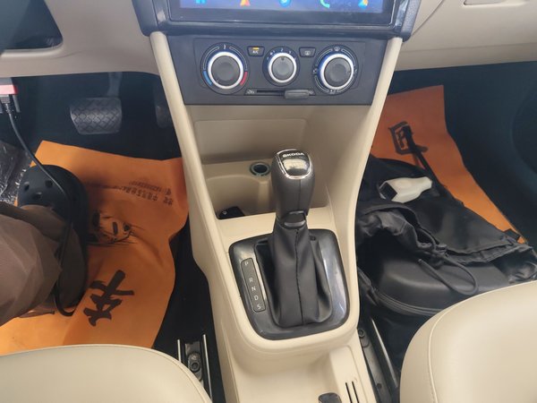 Skoda Rapid 2015, 143200 км, за 4387 USD