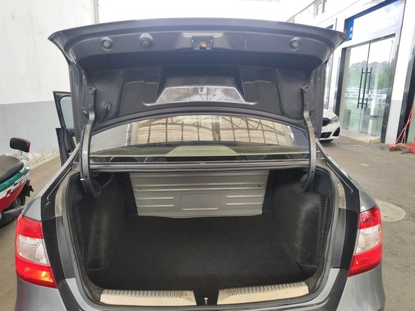 Skoda Rapid 2015, 143200 км, за 4387 USD - фото 8