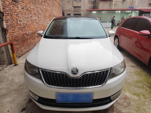 Skoda Rapid 2015, 152800 км, за 4182 USD