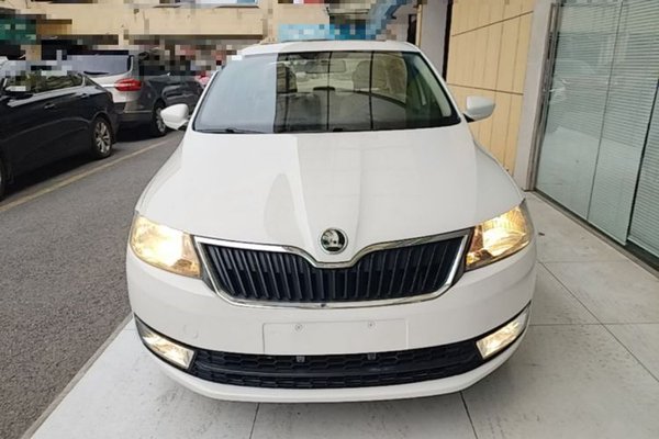 Skoda Rapid 2015, 95399 км, за 4308 USD
