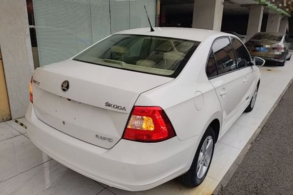 Skoda Rapid 2015, 95399 км, за 4308 USD - фото 7