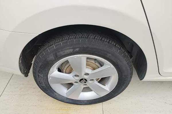 Skoda Rapid 2015, 95399 км, за 4308 USD - фото 12