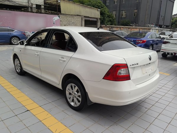 Skoda Rapid 2016, 96300 км, за 4885 USD