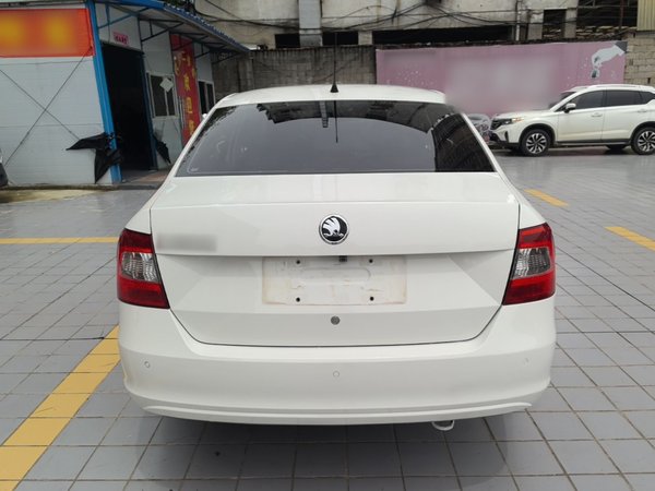 Skoda Rapid 2016, 96300 км, за 4885 USD