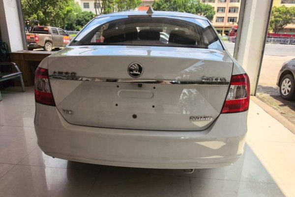 Skoda Rapid 2016, 97899 км, за 5149 USD