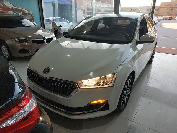 Skoda Rapid 2022 1.5L Automatic Comfort Edition, 2022 года