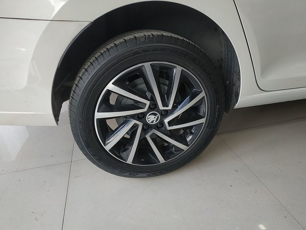 Skoda Rapid 2022, 12000 км, за 9671 USD - фото 10