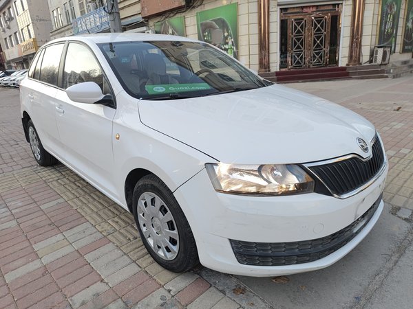Skoda Rapid Spaceback 2014, 116600 км, за 5082 USD