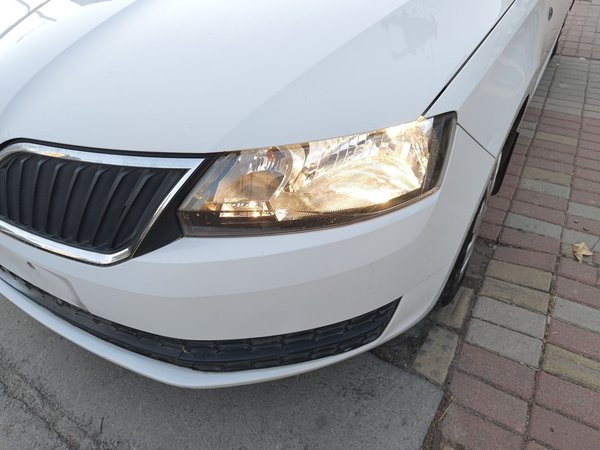 Skoda Rapid Spaceback 2014 1.6L Manual Enjoyment Edition, 2014 года