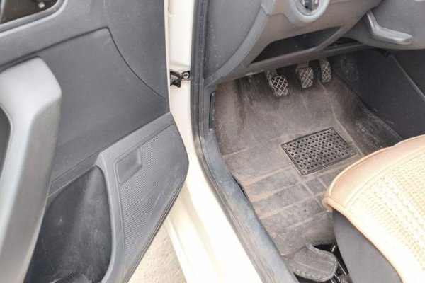 Skoda Rapid Spaceback 2016, 11900 км, за 3615 USD - фото 16
