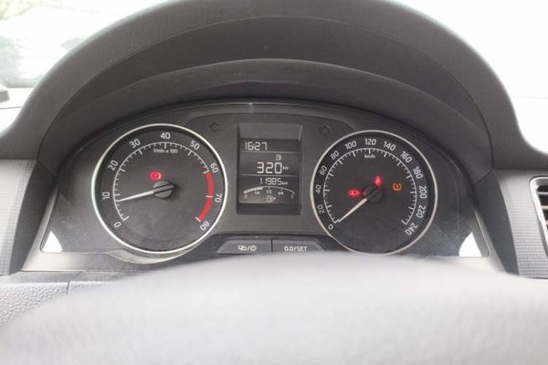 Skoda Rapid Spaceback 2016, 11900 км, за 3615 USD - фото 11
