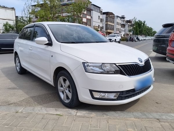 Skoda Rapid Spaceback 2016, 62900 км, за 6207 USD
