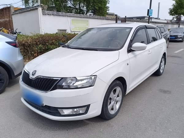 Skoda Rapid Spaceback · 2016 год
