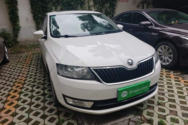 Skoda Rapid Spaceback 2016, 88300 км, за 4722 USD