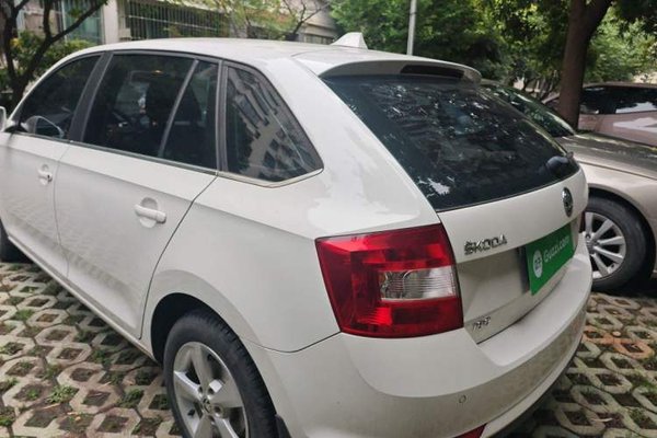 Skoda Rapid Spaceback 2016, 88300 км, за 4722 USD