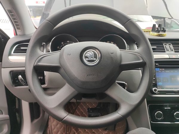 Skoda Superb 2013, 126400 км, за 5644 USD - фото 10