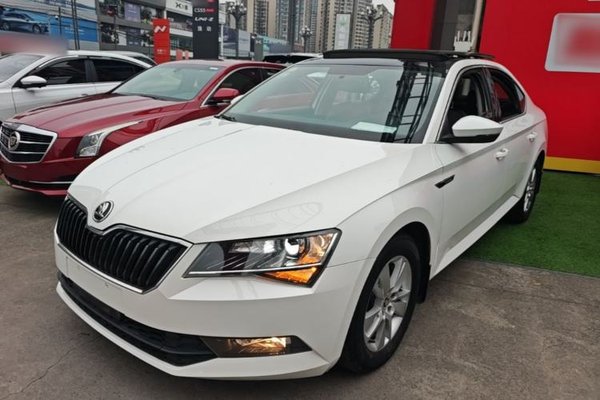 Skoda Superb · 2013 год