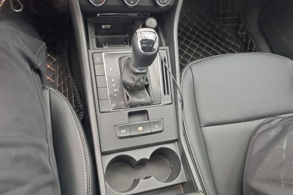 Skoda Superb 2013, 91300 км, за 7189 USD - фото 17