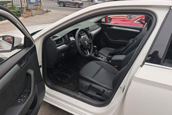 Skoda Superb 2013, 91300 км, за 7189 USD - фото 18