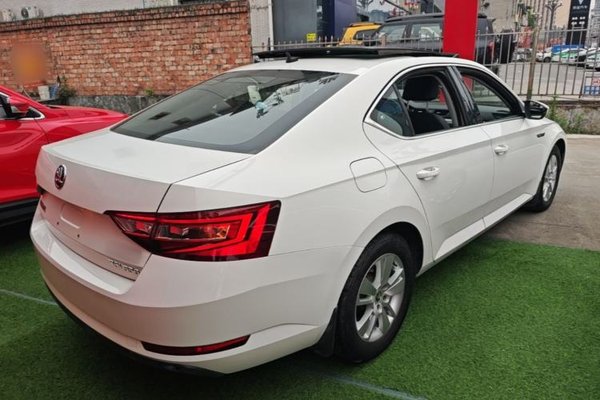 Skoda Superb 2013, 91300 км, за 7189 USD - фото 6