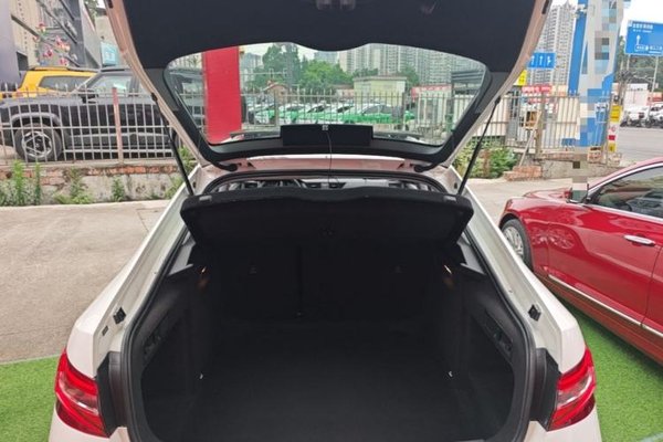 Skoda Superb 2013, 91300 км, за 7189 USD - фото 22