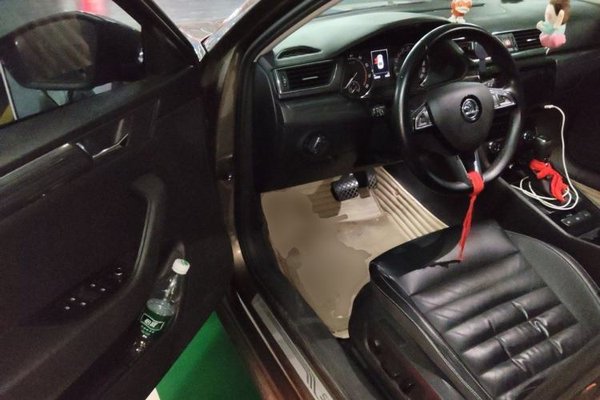 Skoda Superb 2016, 127200 км, за 6701 USD - фото 16