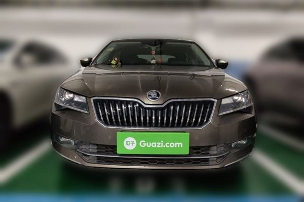 Skoda Superb 2016, 127200 км, за 6701 USD