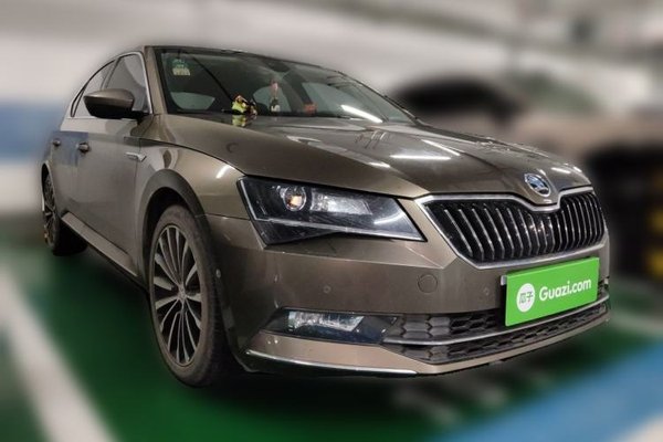 Skoda Superb 2016, 127200 км, за 6701 USD