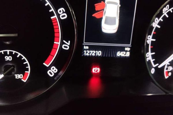 Skoda Superb 2016, 127200 км, за 6701 USD - фото 12
