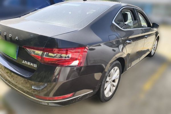 Skoda Superb 2018, 154300 км, за 7805 USD - фото 7