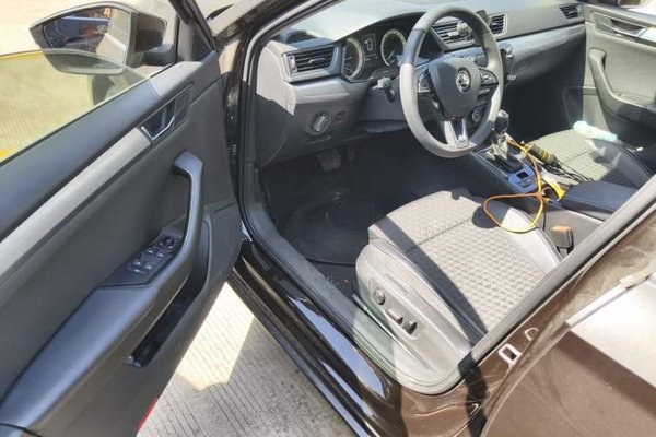 Skoda Superb 2018, 154300 км, за 7805 USD - фото 19