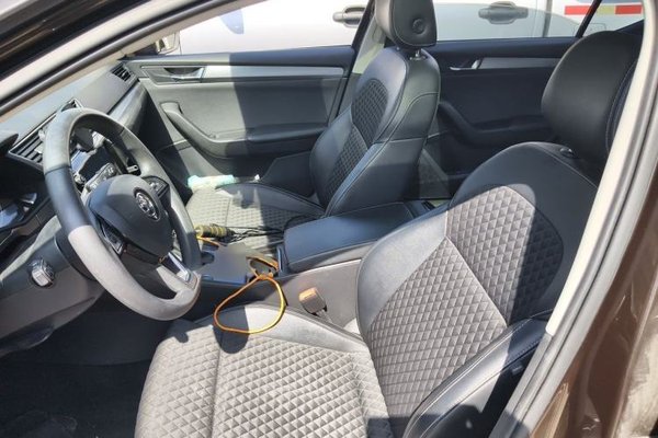 Skoda Superb 2018, 154300 км, за 7805 USD