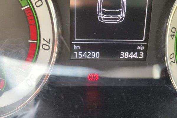 Skoda Superb 2018, 154300 км, за 7805 USD - фото 12
