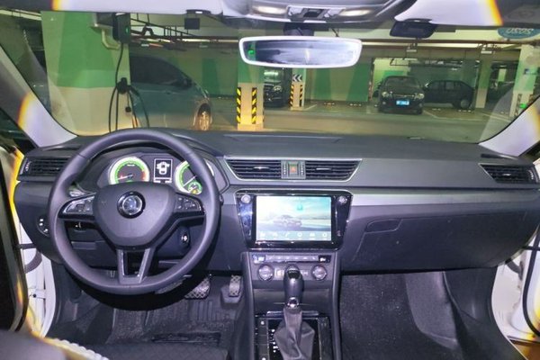 Skoda Superb 2018, 127100 км, за 7259 USD - фото 10