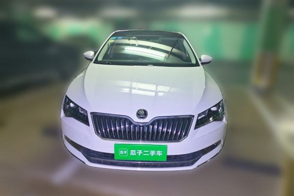Skoda Superb 2018, 127100 км, за 7259 USD