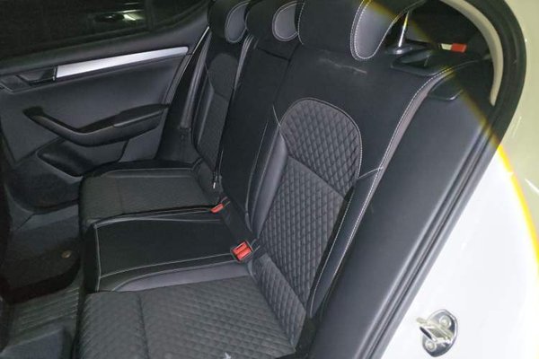 Skoda Superb 2018, 127100 км, за 7259 USD - фото 18
