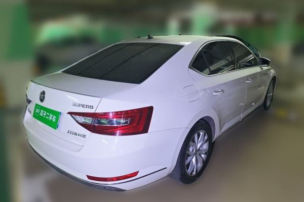 Skoda Superb 2018, 127100 км, за 7259 USD - фото 6