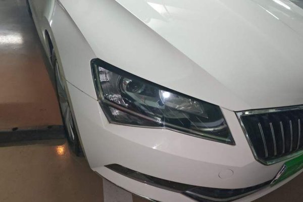 Skoda Superb 2018, 127100 км, за 7259 USD - фото 7