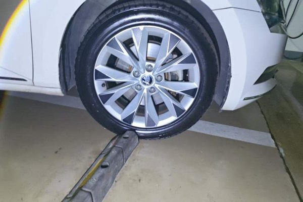 Skoda Superb 2018, 127100 км, за 7259 USD - фото 8