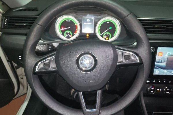 Skoda Superb 2018, 127100 км, за 7259 USD - фото 11