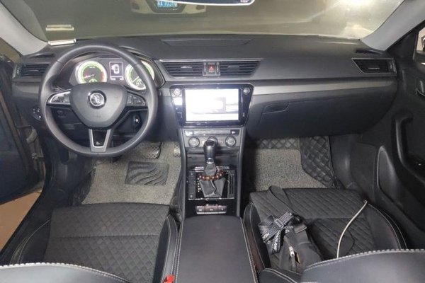 Skoda Superb 2018, 119100 км, за 6007 USD - фото 9